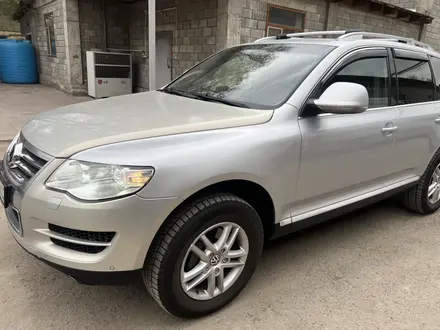 Volkswagen Touareg 2007 года за 5 300 000 тг. в Алматы – фото 5