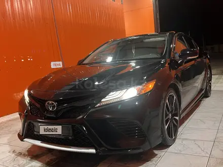Toyota Camry 2019 года за 8 900 000 тг. в Атырау
