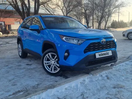 Toyota RAV4 2020 года за 14 000 000 тг. в Астана – фото 2