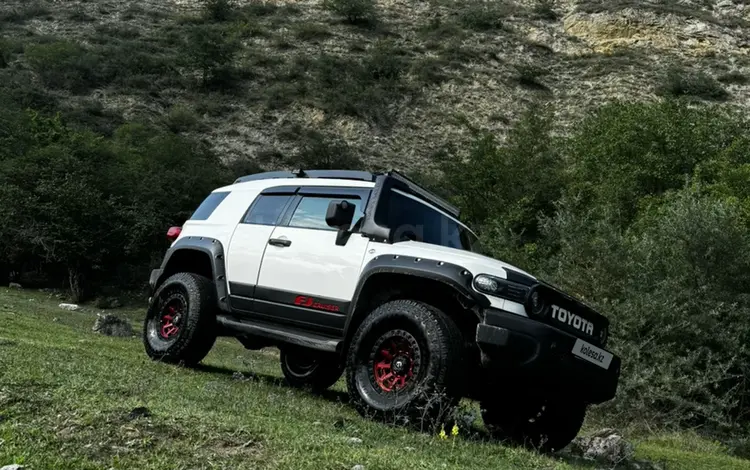 Toyota FJ Cruiser 2007 годаүшін16 500 000 тг. в Актау