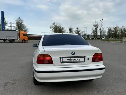 BMW 528 1997 года за 4 000 000 тг. в Алматы – фото 16