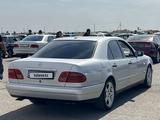 Mercedes-Benz E 320 1999 годаүшін4 200 000 тг. в Тараз – фото 4