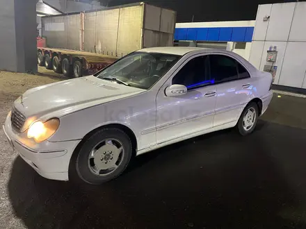 Mercedes-Benz C 180 2002 года за 2 300 000 тг. в Алматы – фото 3