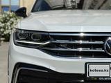 Volkswagen Tiguan 2022 года за 17 700 000 тг. в Актобе – фото 3