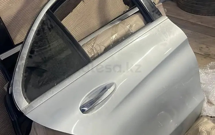 Задние двери на Мерседес C class W 205 за 1 000 тг. в Алматы