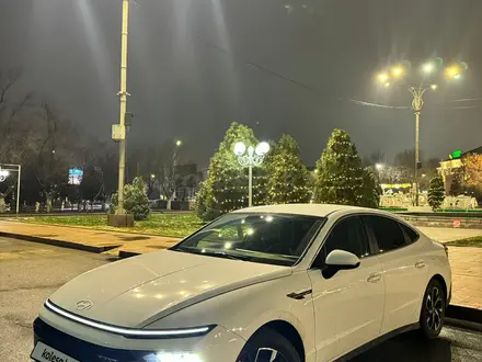 Hyundai Sonata 2024 года за 13 000 000 тг. в Тараз – фото 2