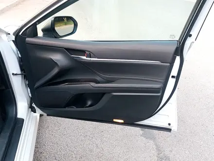 Toyota Camry 2021 года за 12 400 000 тг. в Караганда – фото 16