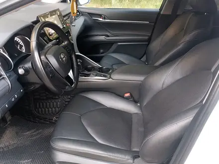 Toyota Camry 2021 года за 12 400 000 тг. в Караганда – фото 7