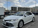 Toyota Camry 2019 года за 14 000 000 тг. в Алматы – фото 2