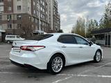 Toyota Camry 2019 года за 14 000 000 тг. в Алматы – фото 5