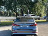 Hyundai Elantra 2018 года за 7 450 000 тг. в Семей – фото 3