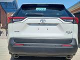Toyota RAV4 2022 годаүшін21 000 000 тг. в Актобе – фото 3