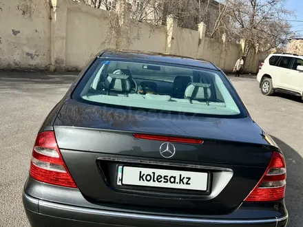 Mercedes-Benz E 240 2002 года за 5 800 000 тг. в Караганда – фото 18