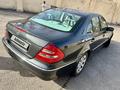 Mercedes-Benz E 240 2002 годаүшін5 800 000 тг. в Караганда – фото 6