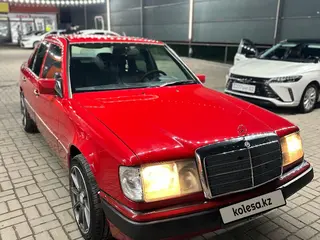 Mercedes-Benz E 230
