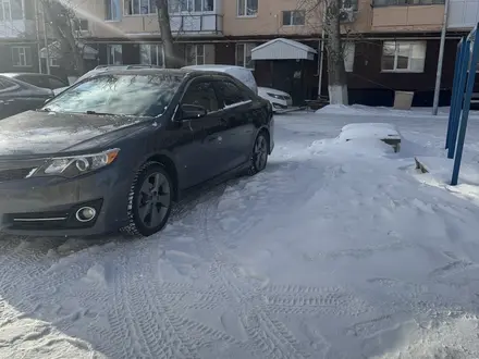 Toyota Camry 2014 года за 5 555 555 тг. в Актобе – фото 4