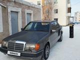 Mercedes-Benz E 200 1993 года за 1 400 000 тг. в Жезказган – фото 2