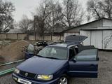 Volkswagen Passat 1995 года за 3 500 000 тг. в Алматы – фото 3