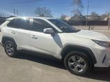 Toyota RAV4 2022 года за 14 500 000 тг. в Костанай