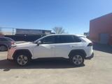 Toyota RAV4 2022 года за 14 500 000 тг. в Костанай – фото 3