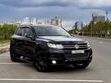 Volkswagen Touareg 2010 года за 9 800 000 тг. в Астана