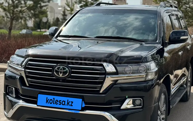 Toyota Land Cruiser 2017 года за 36 750 000 тг. в Астана