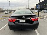 Toyota Camry 2016 года за 9 700 000 тг. в Туркестан – фото 4