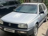 Volkswagen Golf 1993 годаүшін1 400 000 тг. в Актобе