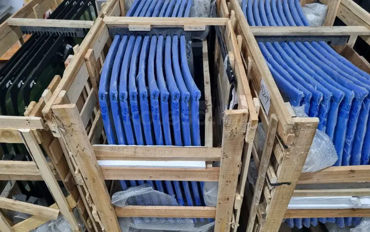 Лобовые стекла LiXiang за 1 000 тг. в Алматы