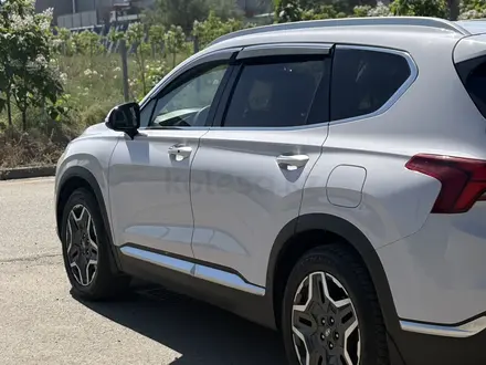 Hyundai Santa Fe 2021 года за 15 200 000 тг. в Алматы – фото 17