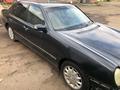 Mercedes-Benz E 240 1999 года за 2 500 000 тг. в Омск – фото 14