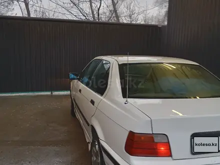 BMW 318 1993 года за 550 000 тг. в Алматы – фото 2