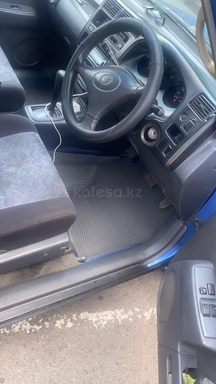 Toyota RAV4, 1995