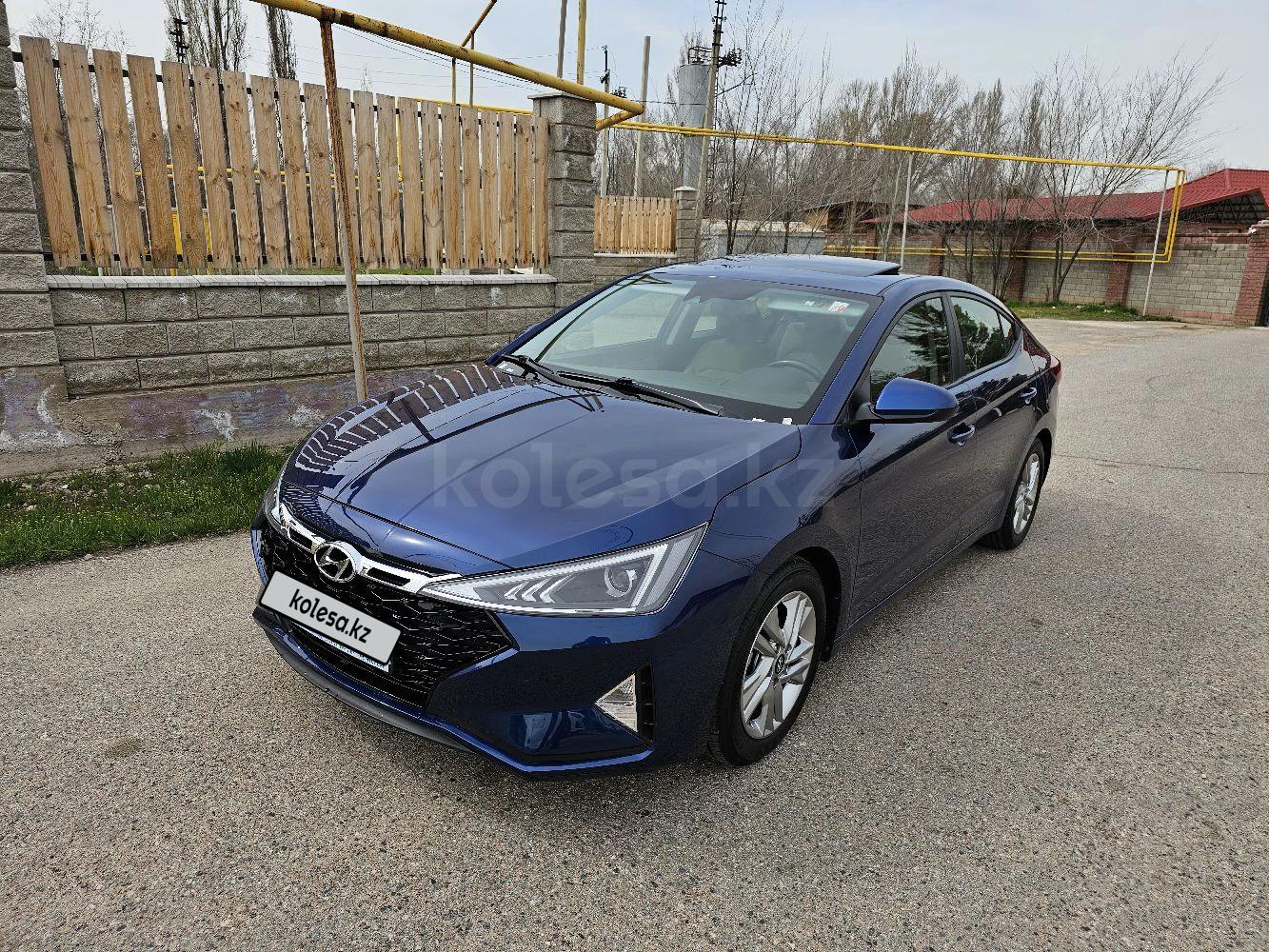 Hyundai Elantra 2019 г.