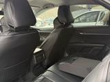 Toyota Camry 2021 года за 12 600 000 тг. в Караганда – фото 4