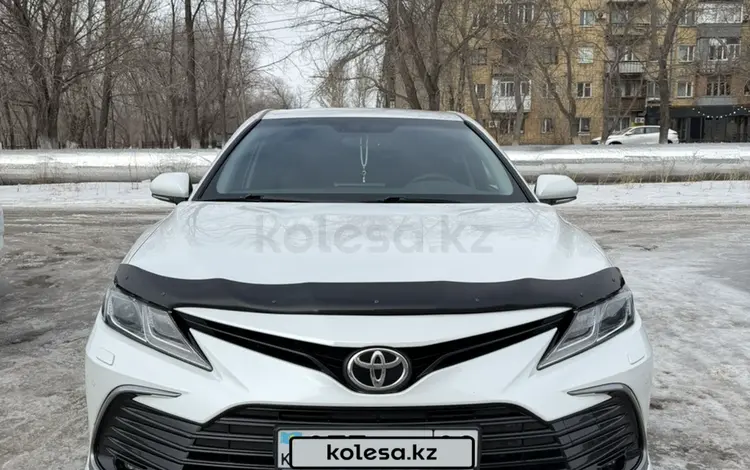 Toyota Camry 2021 года за 12 600 000 тг. в Караганда