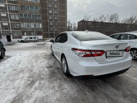 Toyota Camry 2021 года за 12 600 000 тг. в Караганда – фото 6