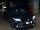 Toyota Camry 2018 года за 13 800 000 тг. в Алматы – фото 2