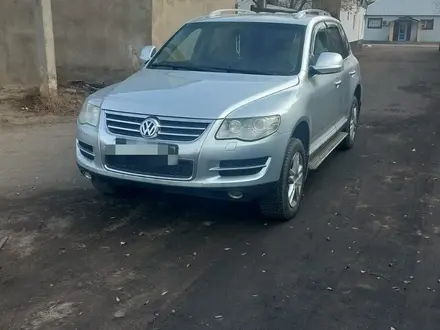Volkswagen Touareg 2008 года за 6 000 000 тг. в Караганда – фото 2