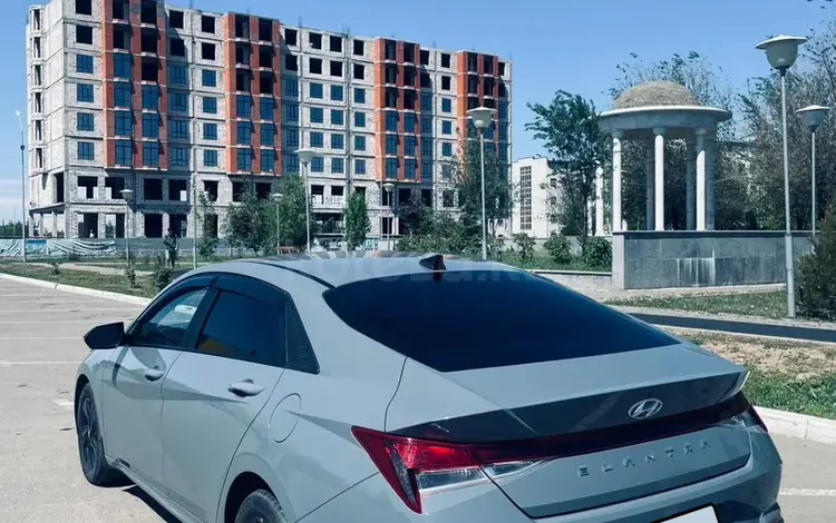 Hyundai Elantra 2022 года за 10 400 000 тг. в Уральск