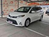 Toyota Sienna 2015 года за 12 000 000 тг. в Алматы