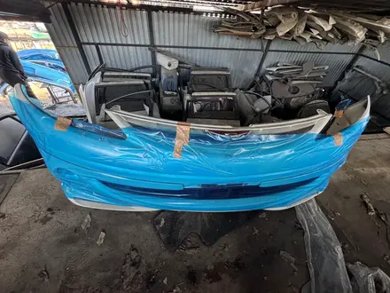 Передние бампера на все Lexus и Toyota за 50 000 тг. в Алматы – фото 2