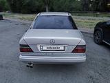Mercedes-Benz E 280 1993 годаүшін2 200 000 тг. в Караганда – фото 4