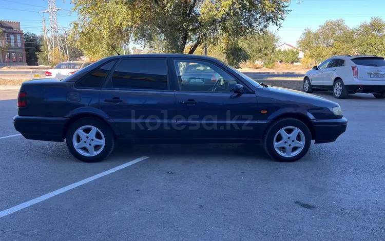 Volkswagen Passat 1994 годаfor1 730 000 тг. в Актобе