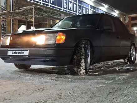 Mercedes-Benz E 230 1989 года за 1 300 000 тг. в Караганда