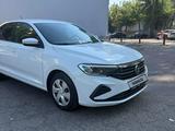 Volkswagen Polo 2021 года за 6 380 000 тг. в Алматы – фото 2