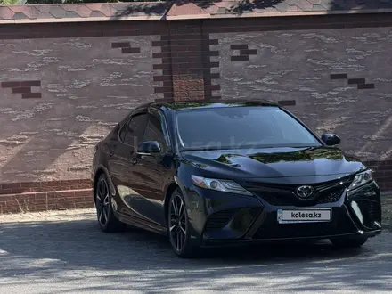 Toyota Camry 2019 года за 13 500 000 тг. в Шымкент – фото 2