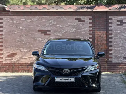 Toyota Camry 2019 года за 13 500 000 тг. в Шымкент – фото 3