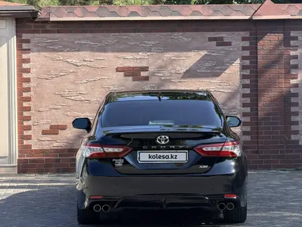 Toyota Camry 2019 года за 13 500 000 тг. в Шымкент – фото 6