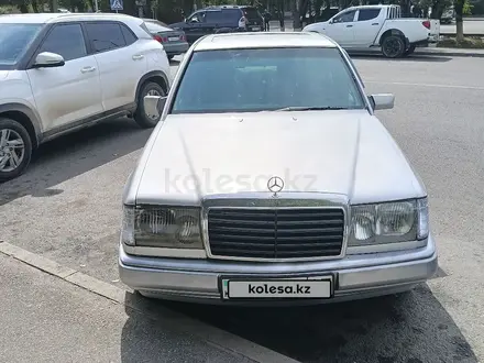 Mercedes-Benz E 230 1992 года за 850 000 тг. в Алматы – фото 4